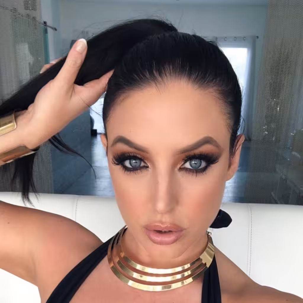 Angela White op OnlyFans